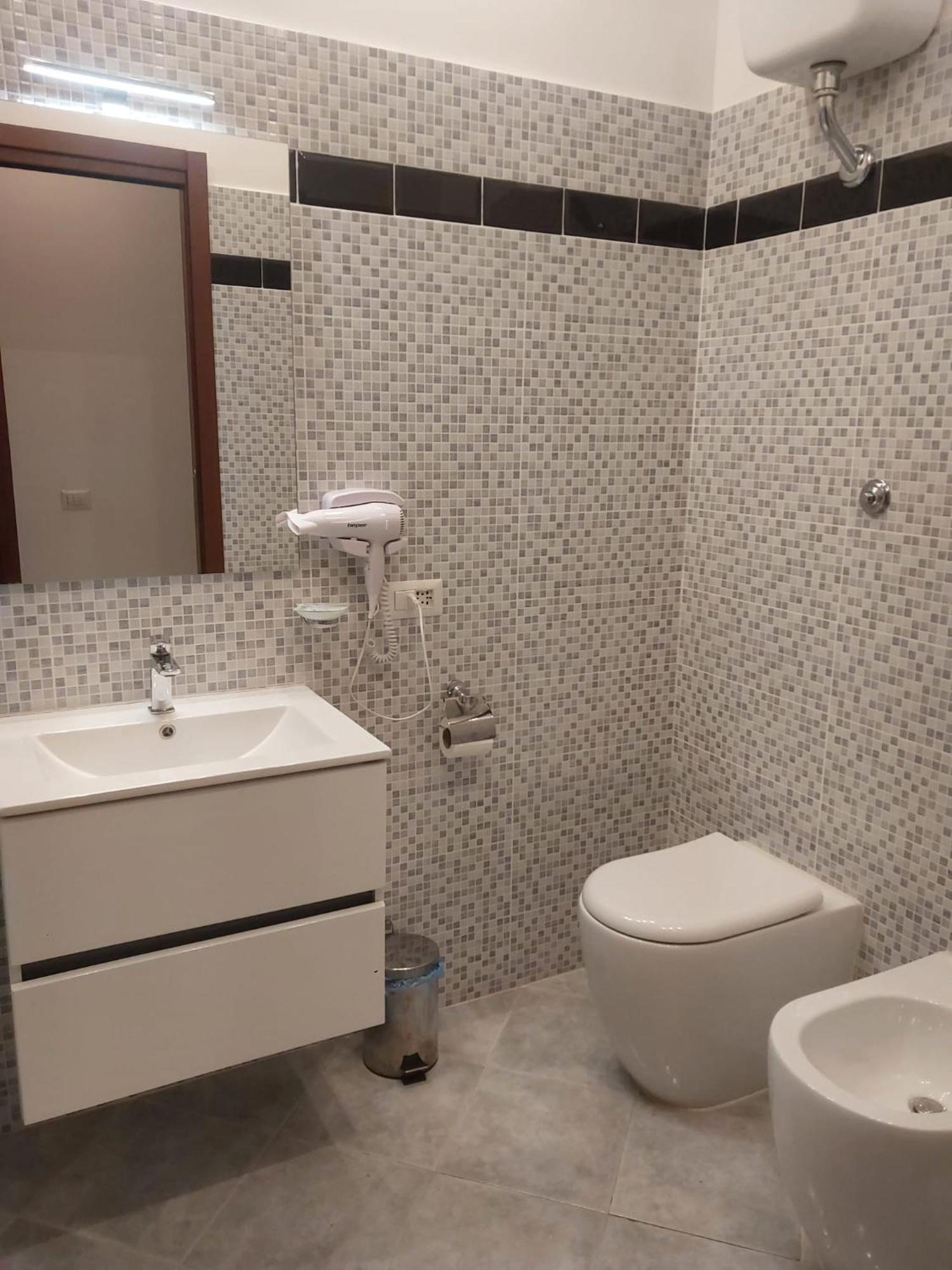 Modular King Suite - Intera Suite Vicino Aeroporto E Fiera Di Roma Fiumicino Eksteriør billede